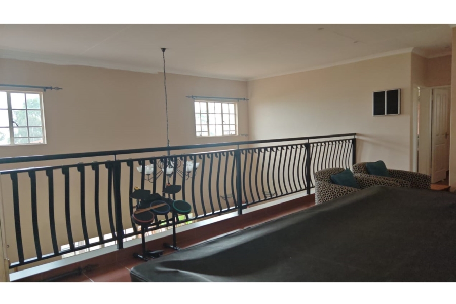 6 Bedroom Property for Sale in Vaaldam SH Free State